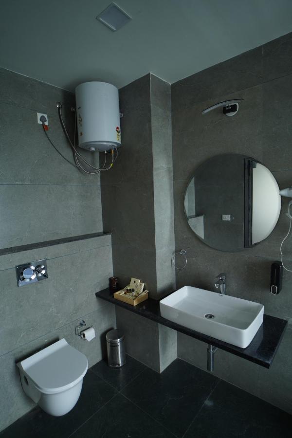 Suramya-A Luxury Boutique Hotel Udaipur Esterno foto